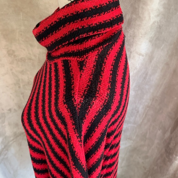 INTRO. Turtleneck Tunic Sweater Red & Black Striped NEW XLarge - Picture 7 of 15